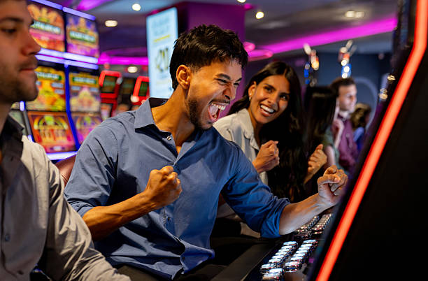 makelar33 Live-Dealer Studio – Real Dealers, Multi-Camera Setup, Virtual Play Mode
